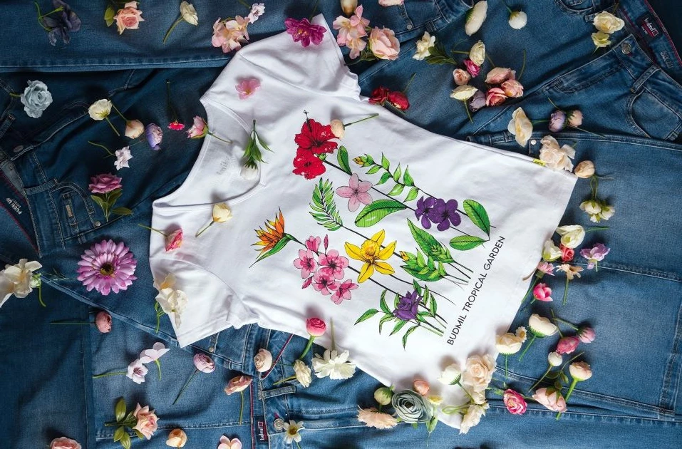T-SHIRT SEASON IS ON!